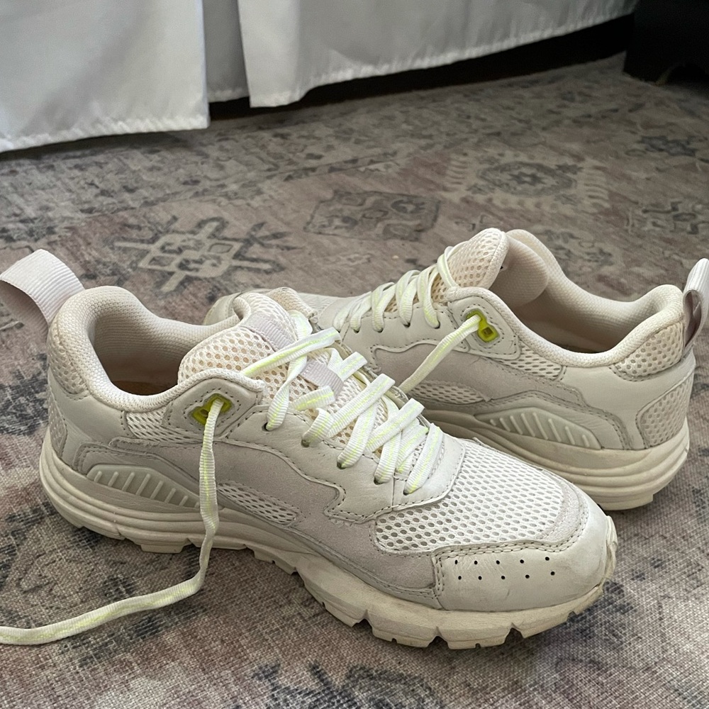 BRANDBLACK Nomo Running Shoe